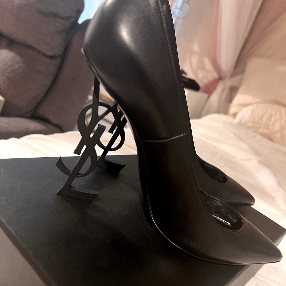 Saint Laurent High Heel